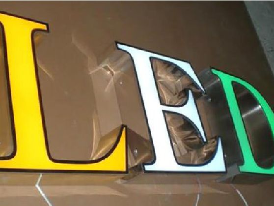 鄱阳介绍LED招牌的基础知识。
